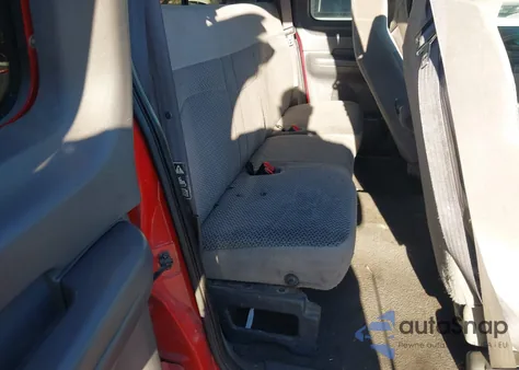 2000 Ford F-150 Lariat/Work Series/Xl/Xlt z USA, uszkodzony, nr VIN 1FTRX17W2YKA51244